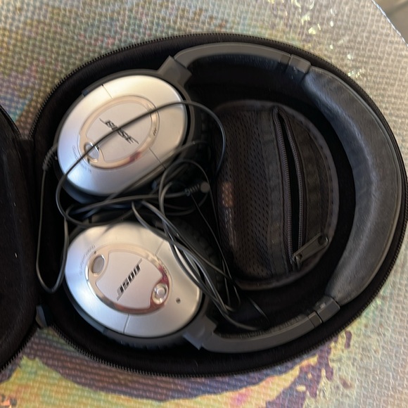 SOLD - BOSE QuietComfort 15 Acoustic Noise Reduction Headphones - Picture 3 of 6